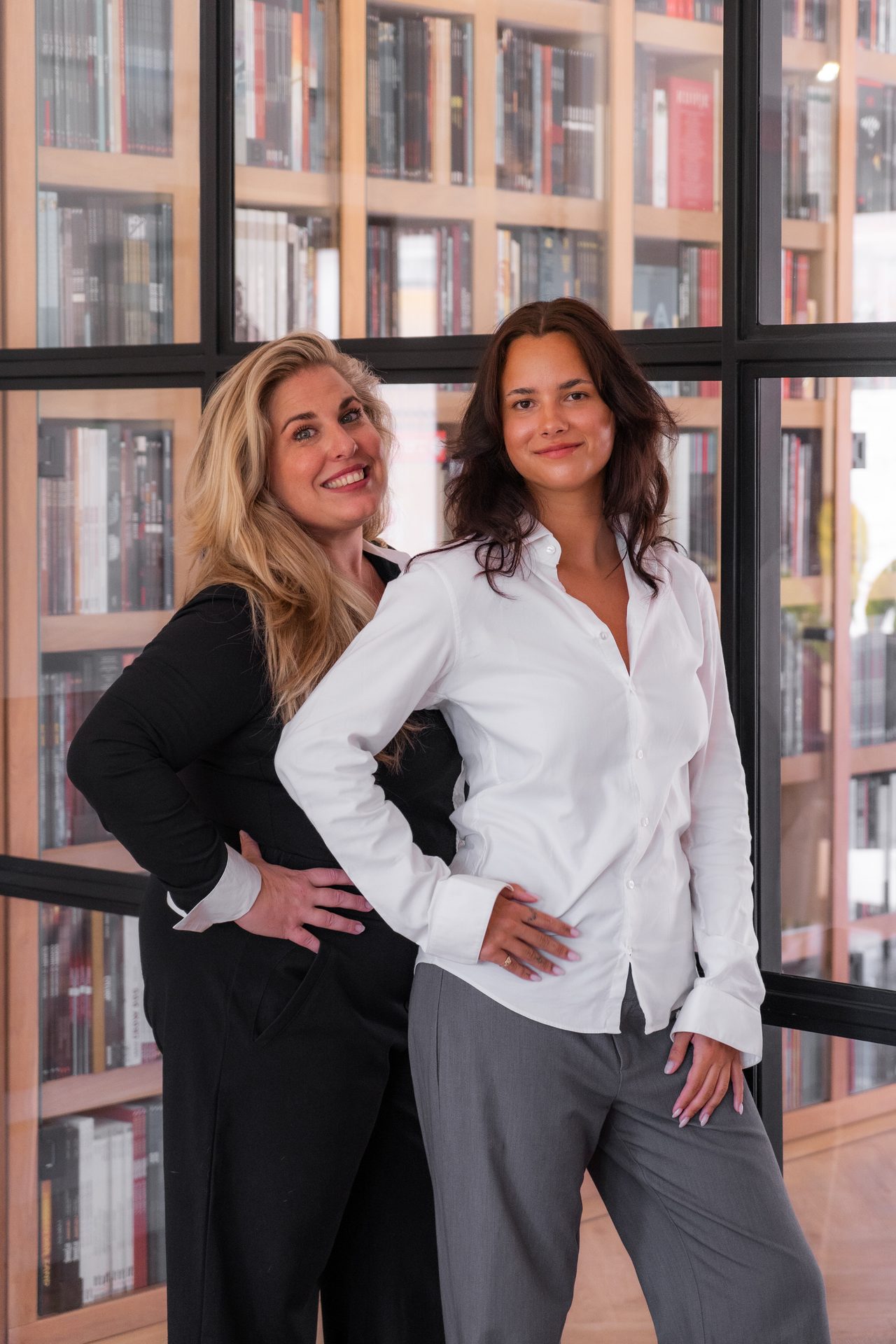 Het team van Marvelous Media & Communications op kantoor